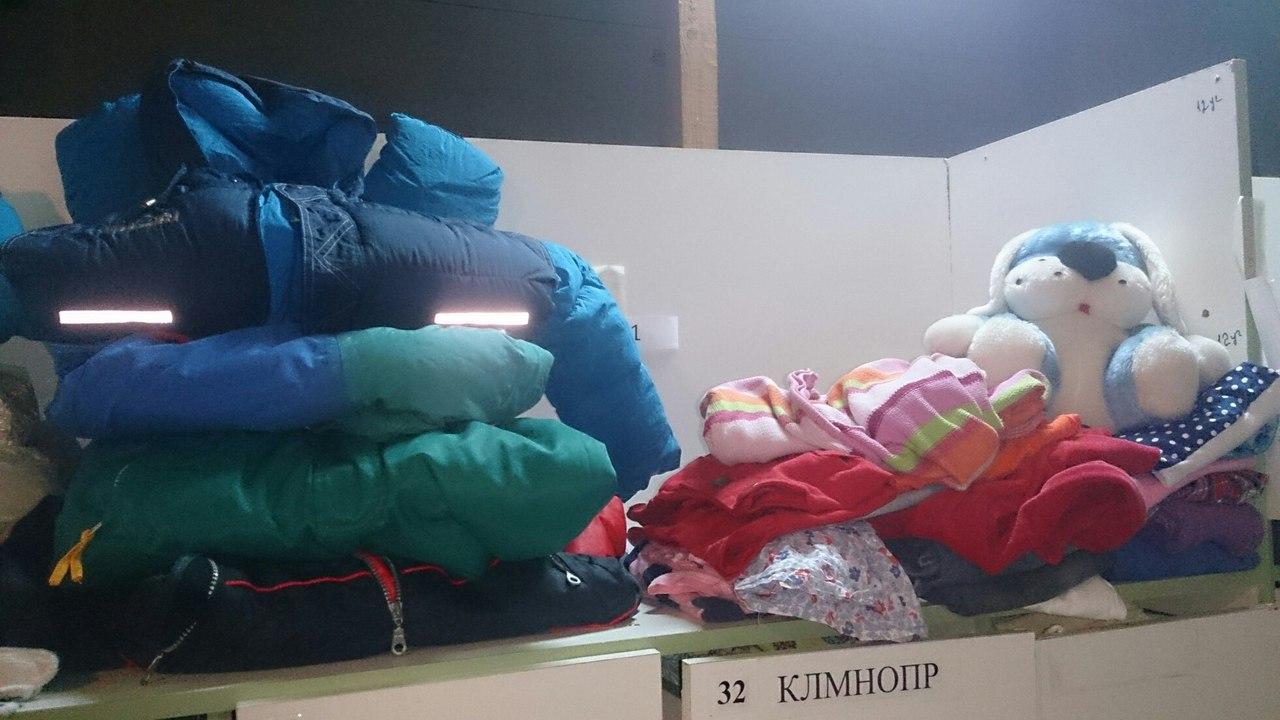 На наш гуманитарный склад пожертвовала одежду своих детей начальник отдела по родовспоможению департамента Здравоохранения Савина Мария Владимировна!!!