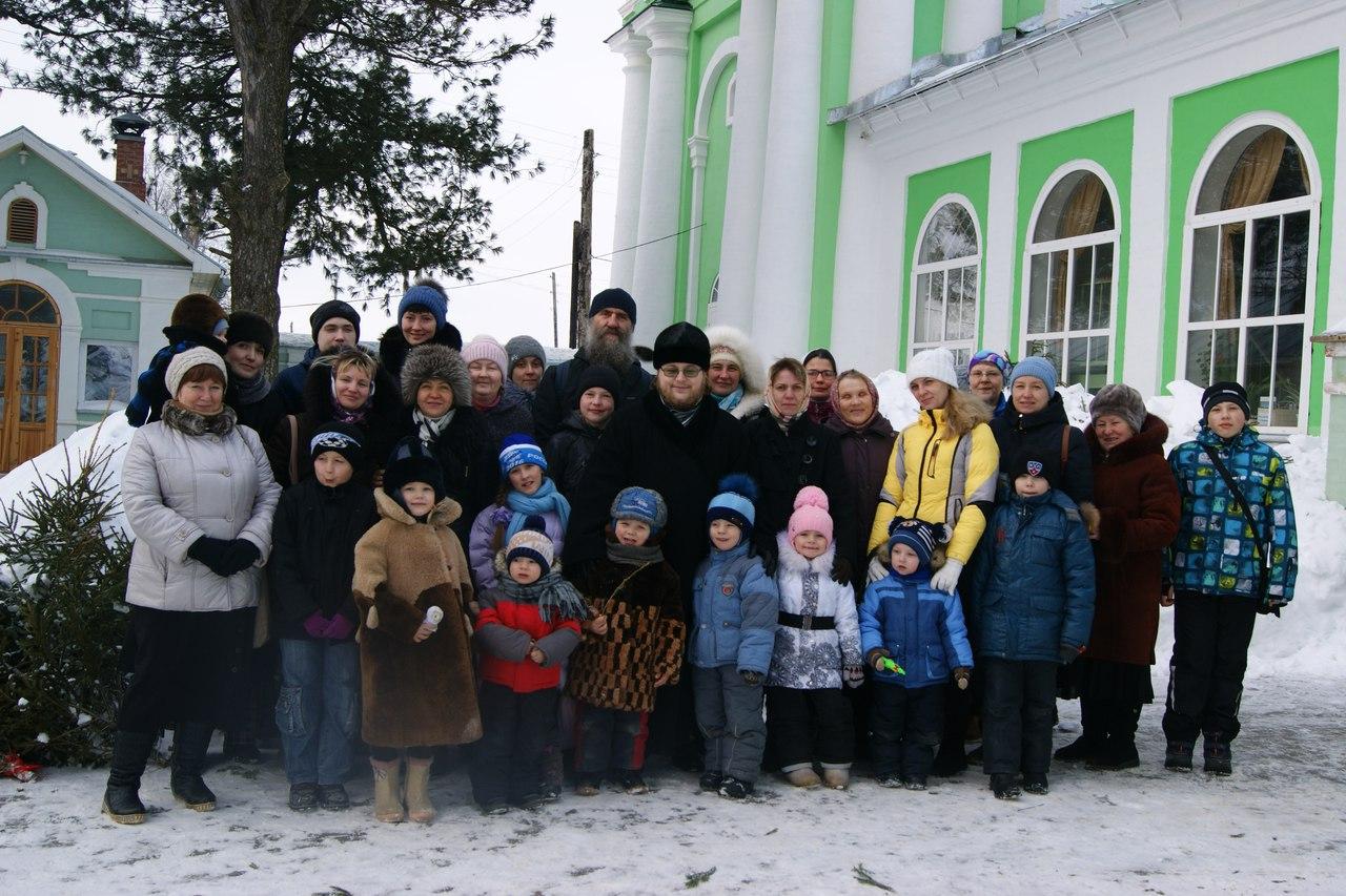 15 февраля Центр «Моя семья» организовал для подопечных мам с детками паломническую поездку в село Волково