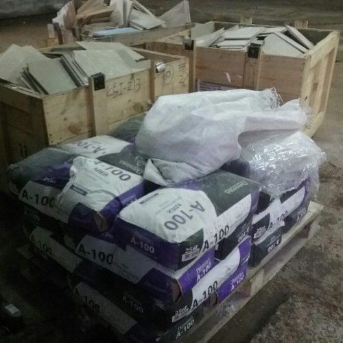 Компания «Алтай сервис» пожертвовали центру «моя семья» стройматериалы для ремонта на гуманитарном складе.