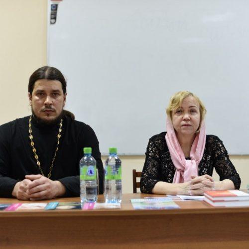 23 ноября 2018 года Ольга Ильинична Устюжанина выступила с докладом. В Яранской Епархии прошли Х Свято-Матфеевские образовательные чтения.