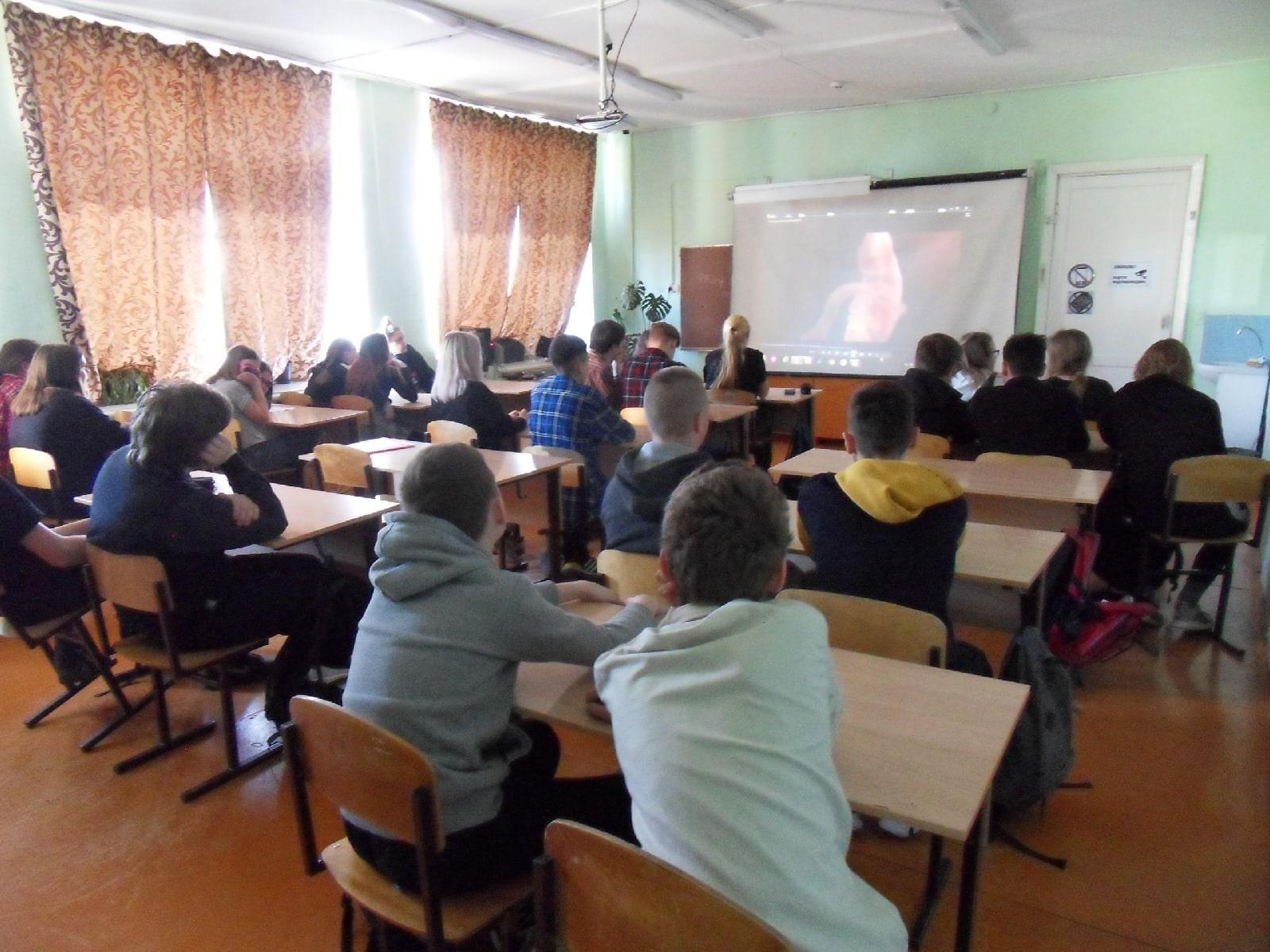 Для учащихся 8-х классов МКОУ СОШ с. УИОП д. Стулово были проведены две лекции «Разговор о любви»
