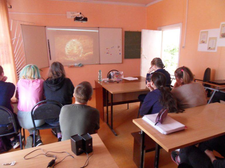 Когобу цдод. КОГОБУ ЦДОД Киров. Минькинская основная школа 11. Преподаватель на лекции.