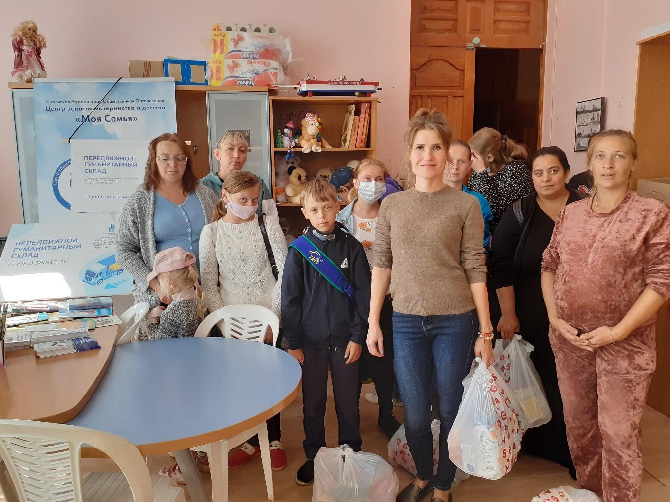 36 семей из Кирова и Слободского в рамках акции Передвижной Гуманитарный склад получили продуктовую помощь!