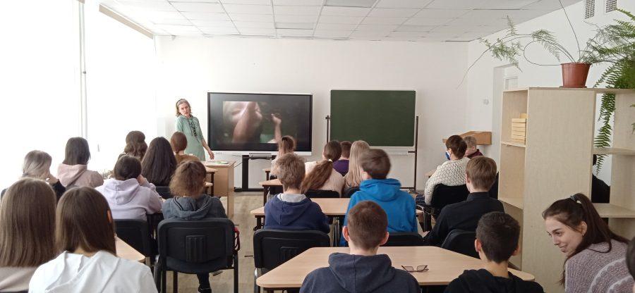 В марте 2022 года психолог нашего Центра Мария Мохова провела 22 лекции в 11 учебных заведениях Кирова и Кировской области