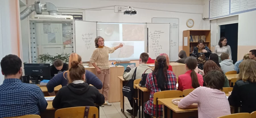 Психолог Центра Мария Мохова возобновила чтение лекции «Разговор о любви» в кировских учебных заведениях 