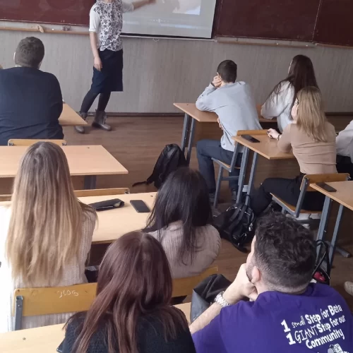 В школе 47 г. Кирова прошла лекция для учеников 11 класса «Профилактика абортов у подростков» в рамках проекта «Разговор о любви»