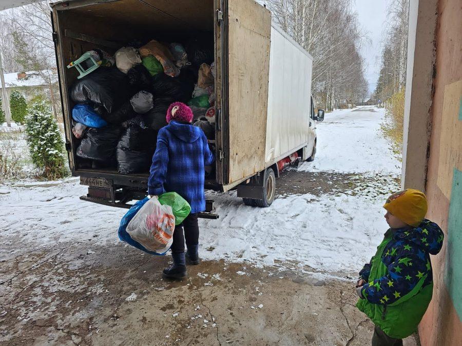 Оказали гуманитарную вещевую помощь посёлкам Ключи, Шутовщина, Юбилейный Кировской области