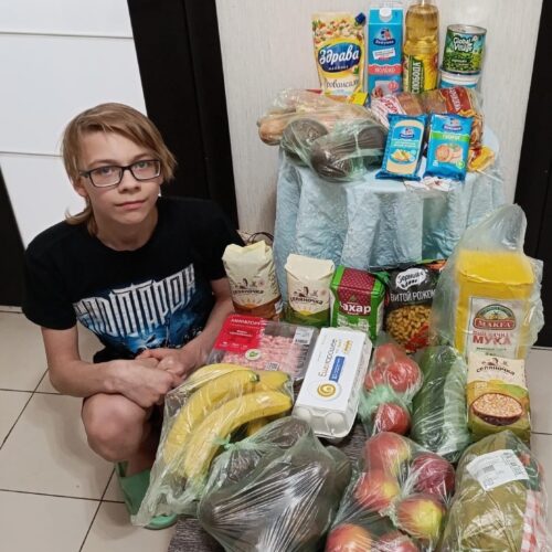 Адресную ПОМОЩЬ ПРОДУКТАМИ семьям из Кирса, п.Пинюг и Кирова передали добрые люди