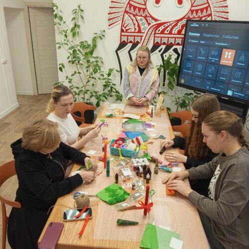 В нашем Центре состоялся мастер-класс по изготовлению свечей из вощины