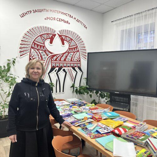 Благодарим дарователей за помощь! В декабре нашим семьям пожертвовали канцтовары, игрушки, сладкие подарки, продукты, бытовую химию