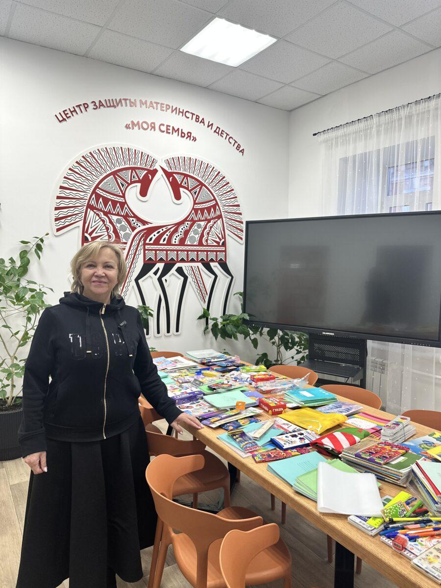 Благодарим дарователей за помощь! В декабре нашим семьям пожертвовали канцтовары, игрушки, сладкие подарки, продукты, бытовую химию