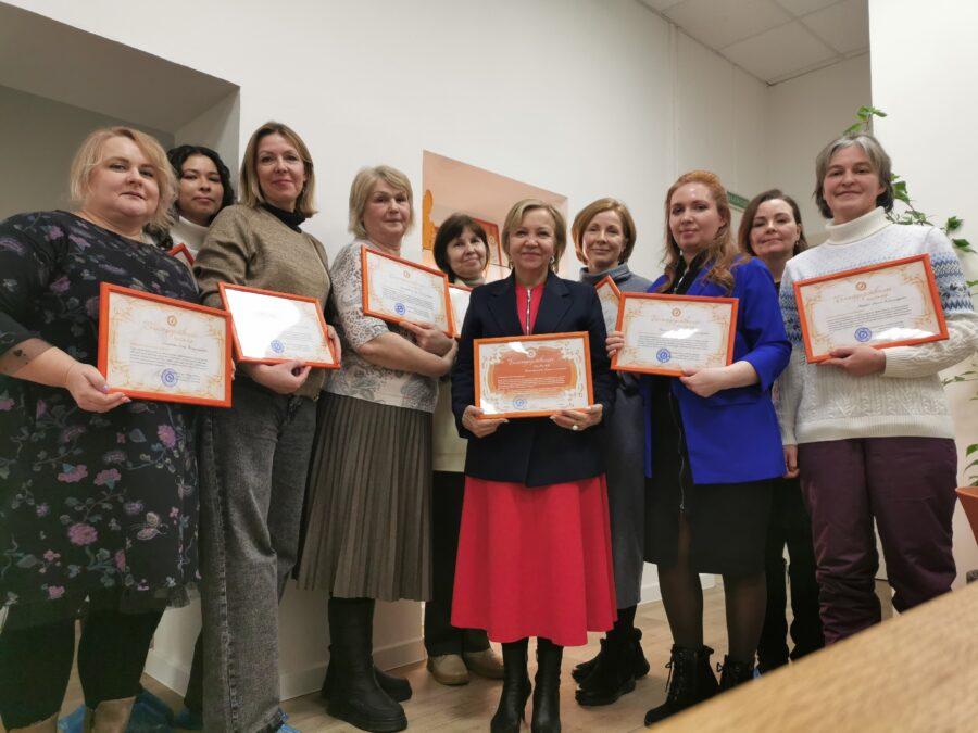 10 лет АНО «Спаси жизнь»! Торжественное вручение благодарственных писем и подарков психологам доабортного консультирования