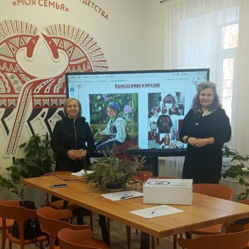 В центре «Моя семья» прошло собрание для подопечных о планируемых проектах социализации