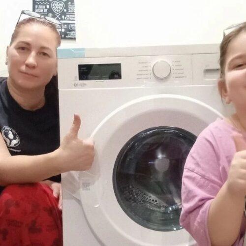 В марте наш центр передал в подопечные семьи две стиральные машины, два ноутбука, телевизор, газовую плиту, холодильник и письменный стол