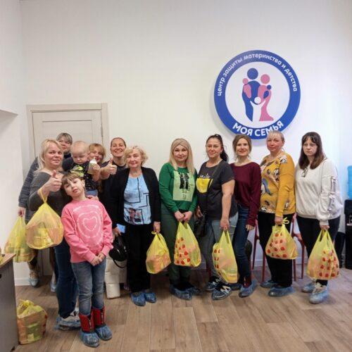 В марте наш Центр передал нуждающимся семьям продуктовые наборы