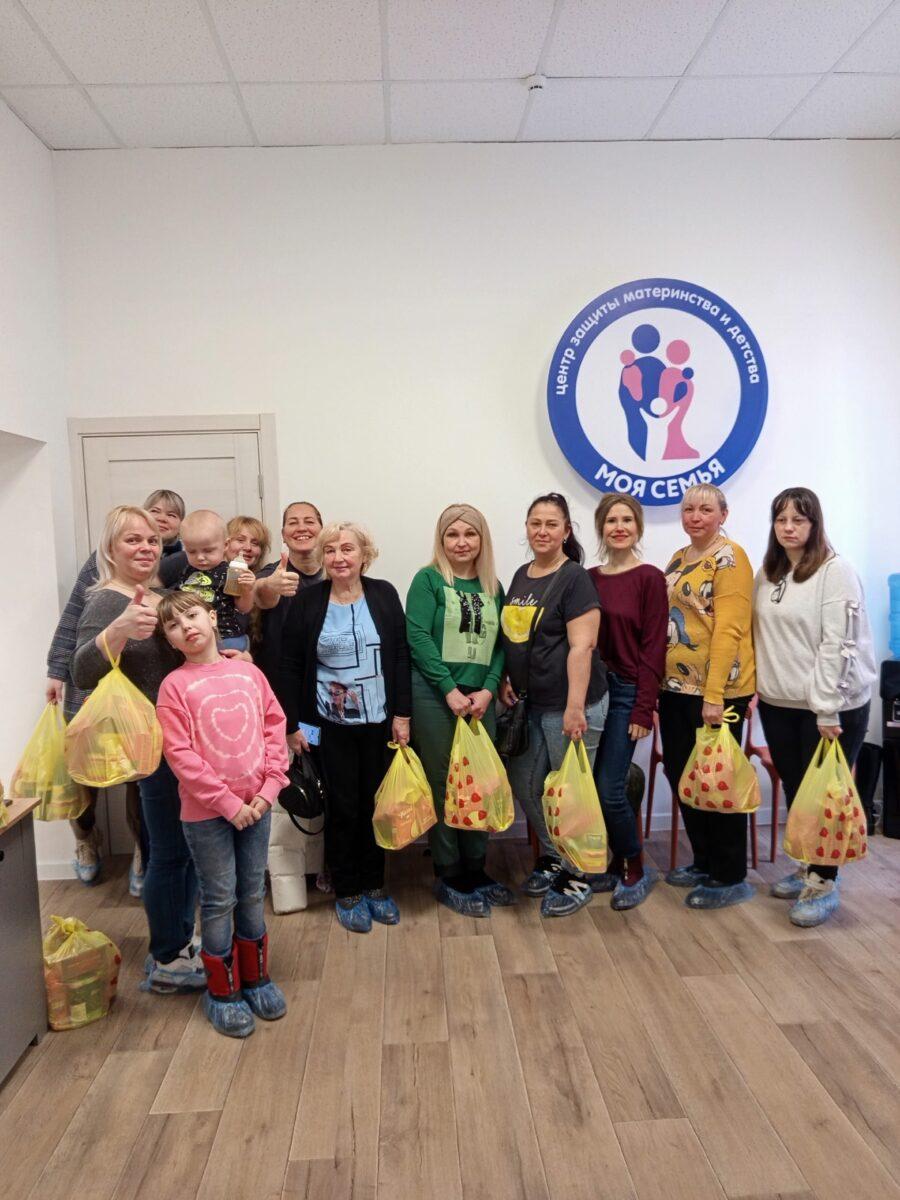 В марте наш Центр передал нуждающимся семьям продуктовые наборы