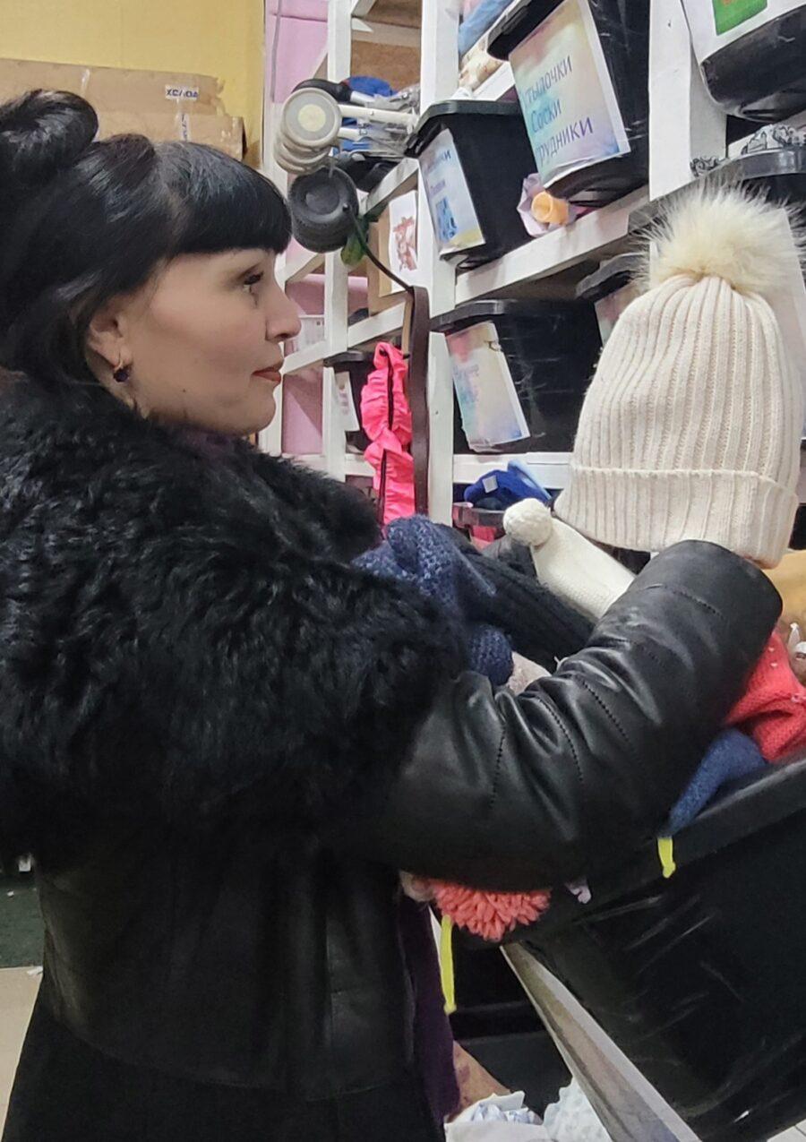 В марте наш вещевой склад посетили нуждающиеся семьи Кирова и области