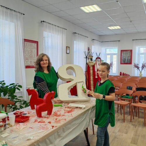 В нашем Центре состоялся мастер-класс по изготовлению бутафории — реквизита для фотосессии