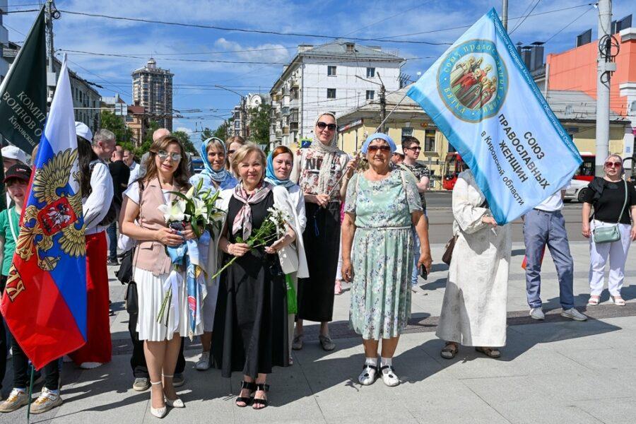 Устюжанина Ольга в День России приняла участие в молебне