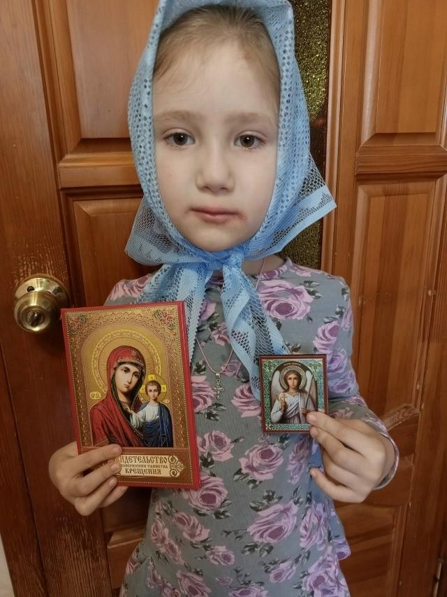 В июле состоялось Таинство крещения наших маленьких подопечных — Полины, Демьяна и Кузьмы!