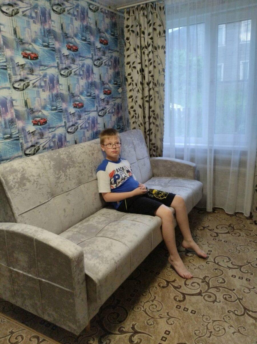 В июле наш Центр передал в нуждающиеся семьи 2 дивана, двухъярусную кровать, стиральную машину, а также заменил столешницу на кухне